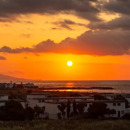 A Cozy Eco By The Sea בית נופש *